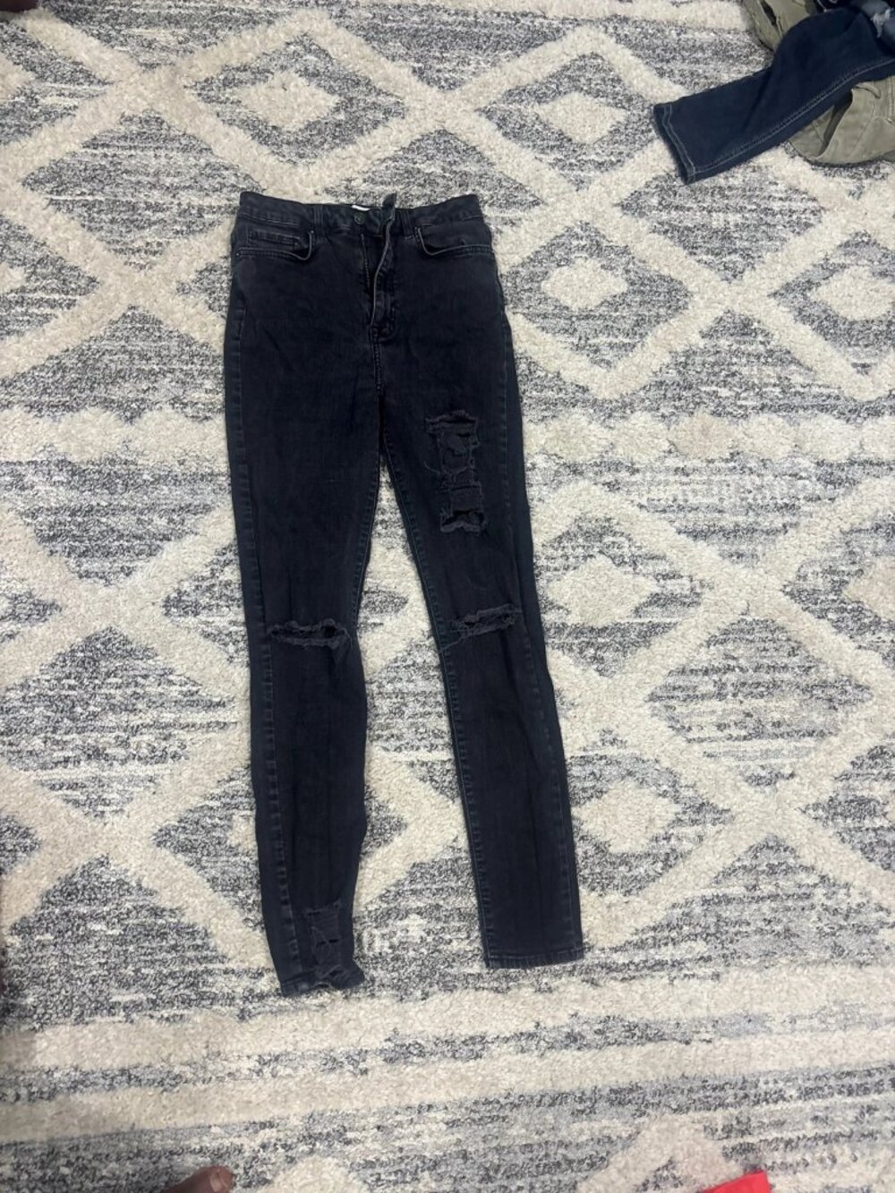 Forever 21 Black Ripped Skinny Jeans Size 27